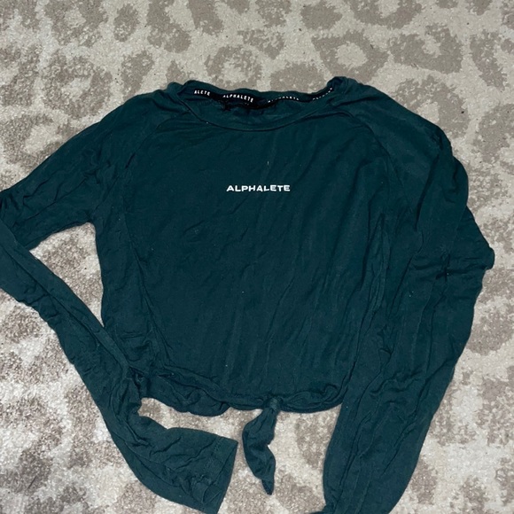 Alphalete Tops - **CLOSET CLEAN OUT ITEM** Alphalete Aspire long sleeve